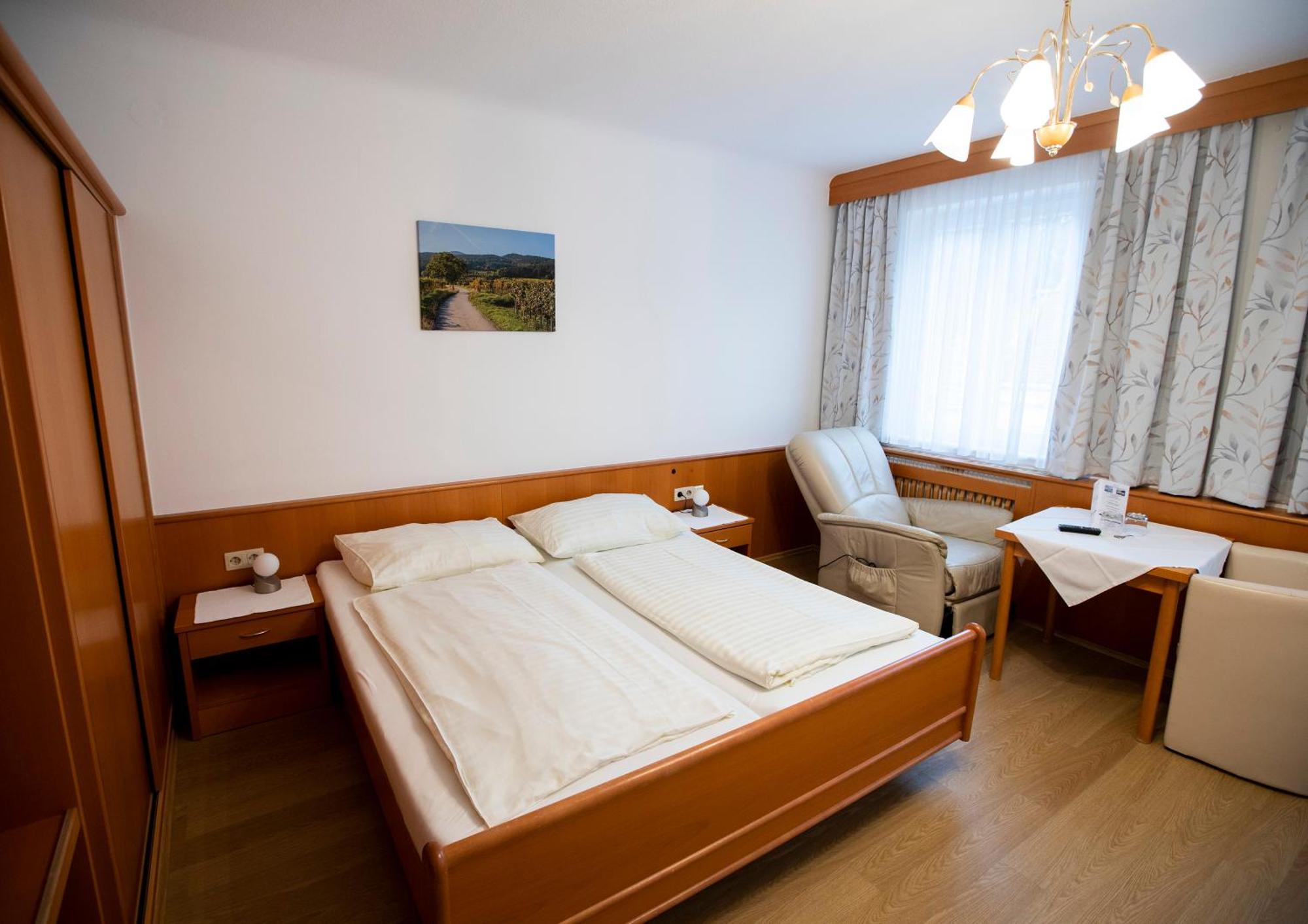 Hotel-Gasthof Martinek Baden Luaran gambar