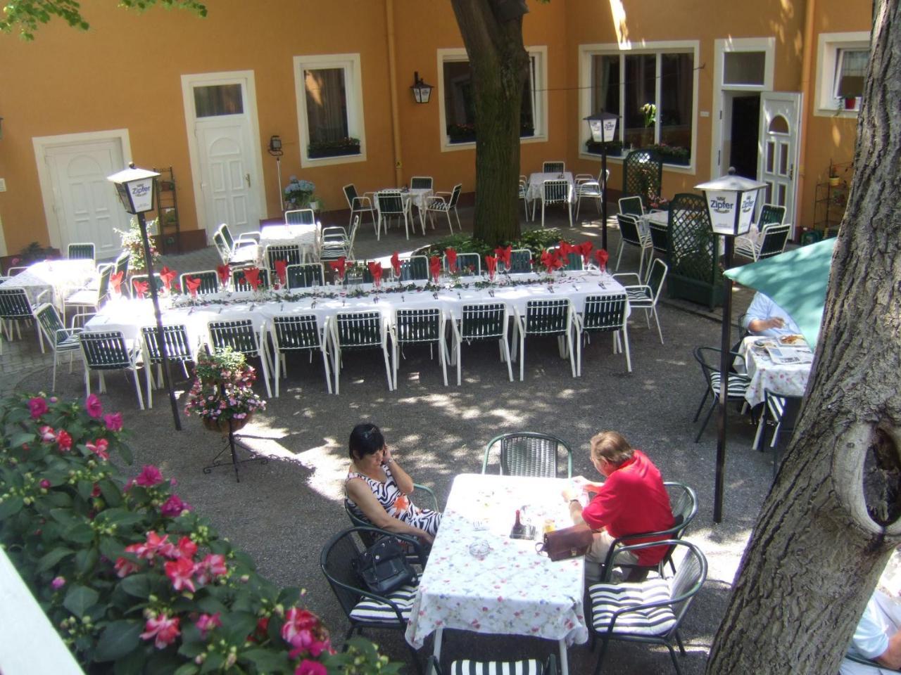 Hotel-Gasthof Martinek Baden Luaran gambar